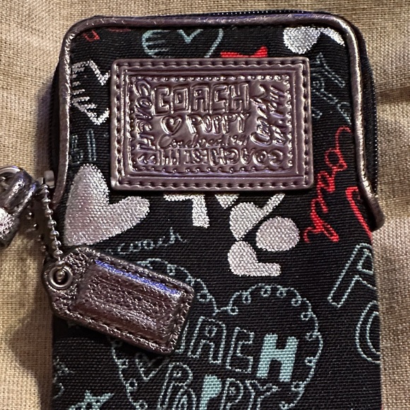 Coach Poppy Graffiti Wristlet Phone Case - Picture 7 of 7